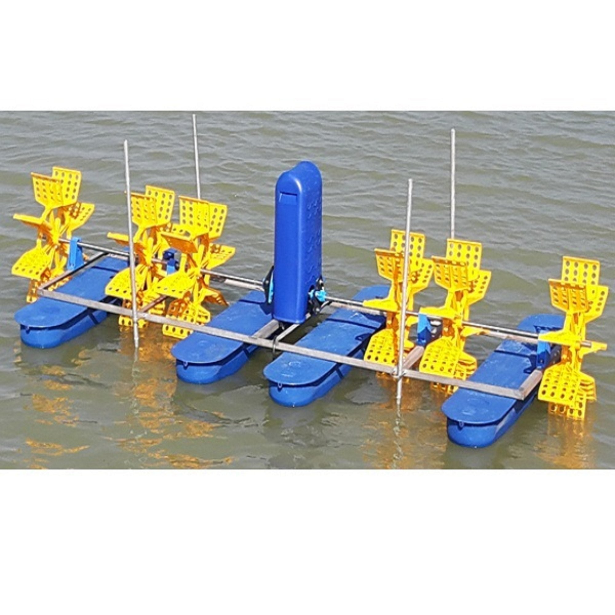 Long arm paddle wheel aerator